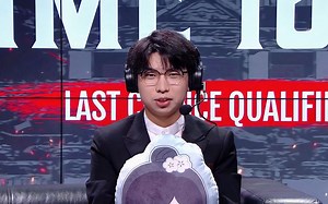 “我兄弟穿上西装在解说席上我好有面子”丨Mike复活赛cut_哔哩哔哩bilibili