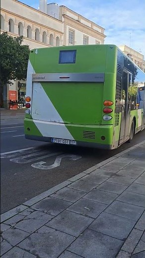 Unidades 4 y 153 de los Autobuses Urbanos de Jerez