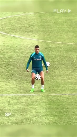 Ronaldo Never Gives Up💪 #ronaldo #ronaldoskills #shorts #trending #viral