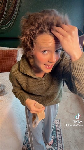 When I first lost my hair I was absolutely heart broken and honestly so embarrassed to go in public. Cancer took a lot from me but Wigs have given me so much in return. So let’s talk wigs. I get so many questions on my wigs and where they come from. So I thought I’d do a quick video and show you guys the different styles and places that they come from. I hope this helps someone who might be struggling with hair loss. You can still look and feel beautiful. Just try a wig!!! • • If you’d like to s