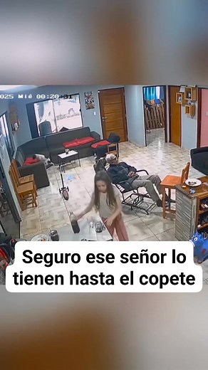 327K views · 362 reactions | Chiquillos Castrosos ‍ #caidas #caidasgraciosas #fail #funny #funnyreel #funnyvideo #gracioso #divertido #chistoso #behappy #risas #humor #videosdivertidos #meme #memes #memesdaily #comedy #comedia #perros #dogs | que paso? | Facebook