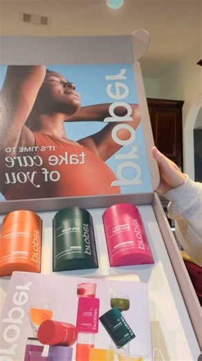 Amanda Kloots on Instagram: "My AMAZING sister, my true inspiration! 💖 She just got her @properhealthofficial superfood powders in the mail and surprised me with the sweetest “unboxing” video that brought me to tears 🥹. THIS is exactly why I created Proper. Traci is the ultimate SUPERMOM—juggling a million things and putting everyone else first. But like so many of us, she forgets to take care of herself. No vitamins, no clue what to take, and running on empty day after day. Proper is here to 