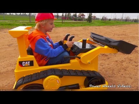 Kid Trax CAT Bulldozer Tractor 12V Kids Ride On - Unboxing and Riding!