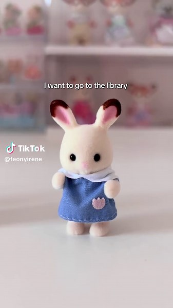 Sylvanian Families Adventure: Library and Treehouse Fun