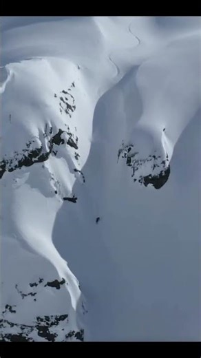 This looks like a dream ⛷️🤯 #womenssports #women #skiing #shorts