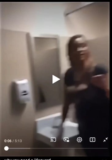 Poolside Catfight (this on is 🔥🔥)