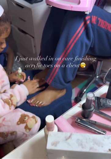 I just walked in on my daughter finishing acrylic toes on a client😮‍💨 @Daj & Kirah👩‍👧💕 she did hands and feet 🤏🏽 Book my daughter @klaweddbykirahh Want to be your own boss?! “Nail tech Get our Ebook “The ultimate beginner nail guide” If you’ve been dreaming of starting your nail business, gaining loyal clients, and creating a career you love — this is your sign. 📖 Packed with tips, strategies, and insider secrets from my own journey, this guide will help you go from hobby to full-blown n