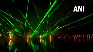 91K views · 9.1K reactions | MP | Ujjain witnesses laser show, bursting of firecrackers and music at the 'Shiv Jyoti Arpanam 2023', on the occasion of #Mahashivratri #MadhyaPradesh #mahashivratri for more videos: https://bit.ly/2skyqg0 | Zee News English | Facebook
