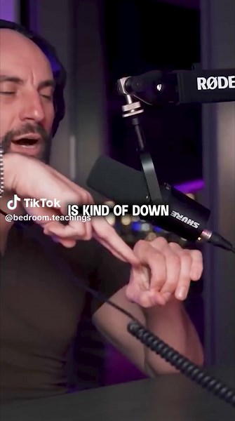 Enhancing Comfort with Pillow Positioning Techniques