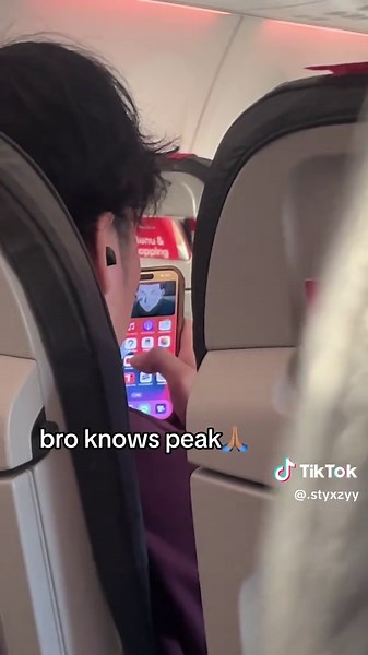 hisoka 🙏🏽🙏🏽#anime #hxh #hisoka #plane #peak #sneak #hunterxhunter