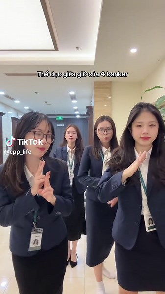 Thể Dục Giữa Giờ Của 4 Banker: Tập Thể Dục Nhảy