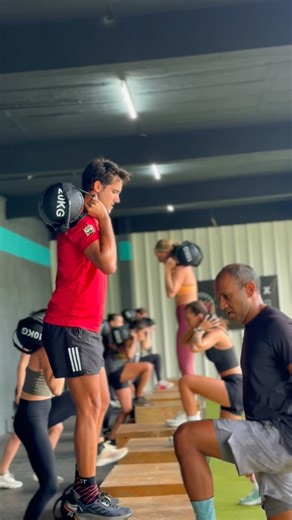 CrossFit Tamarin on Instagram: "HYROX For time: 800m run Rest 1’ 3 rounds 10 sandbag step ups 10 burpee box jumps Rest 1’ 800m run Rest 1’ 3 rounds 10 sandbag step ups 10 burpee box jumps Rest 1’ 800m run #crossfittamarin #crossfitbambous #hyrox"