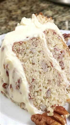 17K views · 208 reactions | "I've been baking for 100 years and OMG - This cake is STUNNING! It is truly one of the best cakes I've ever made." Recipe in First (c.o.m.m.e.n.t ). | Easy Recipes | Facebook