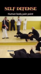 A single blow on the pain point can make the opponent unable to resist. #selfdefense #fyp #howtofight #fight #fighter #fighting #martialarts | Next Episode Please