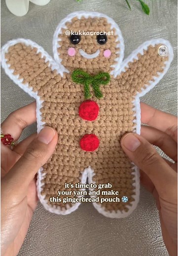 full tutorial is available on my YT channel, happy crocheting ❄️💕 #crochet #crochetersoftiktok #crochettutorial #crochetideas #crochetpattern #crochettok #crochetinspiration #crochetpouch #gingerbread