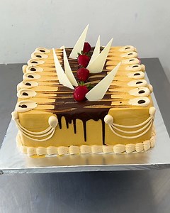 779K views · 2.6K reactions | tutorial para decorar tortas cuadrado con adornos de chocolate sencillo y facil #pastelescreativos #chocolate | Pasteles Creativos | Facebook