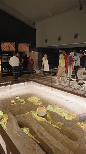 Walking through the Vadnagar Archaeological Experiential Museum, delegates from the Hudson Institute, USA, uncovered stories etched in time. Each artifact and exhibit revealed insights into the city’s rich heritage, showcasing a legacy that has shaped generations and continues to inspire. #HudsonInstitute #Vadnagar #VadnagarMuseum #GujaratTourism #VisitGujarat | Gujarat Tourism