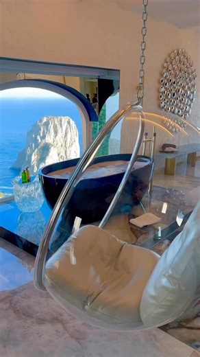 Did you know soaking in a warm bath can help reduce stress and improve sleep quality? 🛁💤 #RelaxationFacts #EliteEscapes | 𝐄𝐋𝐈𝐓𝐄 𝐄𝐒𝐂𝐀𝐏𝐄𝐒