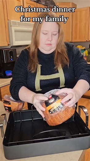 LaTrez Anderson on Instagram: "Seasoning??!! #reels #reelitfeelit #comedy #funny"