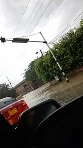 Colapso el sistema de alcantarillado en la autopista #Yumbo Cali, está imagen es de la Calle 15 con 38. | Yumbo Noticias