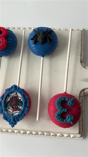 “Spider-Man” Decided Cake Pops 🕸️🕷️ #cakepops #customcakepops #spidermanthemecakepops #cakepopsoftiktok #beyondsweetss