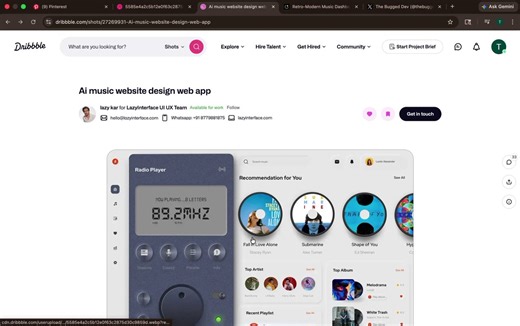 在 Dribbble 上发现了一个复古风格的音乐网站，太酷了……我忍不住用 vibe coding 的方式把它复刻了出来。使用了 @GoogleAIStudio 中的 Gemini 3.1 Pro，然后……它基本上重构了整个网站，甚至还实现了音频播放功能。这说明，如果你的设计能被如此快速地复现，那么护城河就不再是代码了。执行速度才是现在的唯一优势 :)Remix: