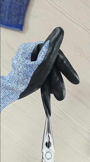 Level 5 Cut Proof–Tested with Knife & Sharp Parts#workgloves #ppe #glovestest #safetyfirst #shorts