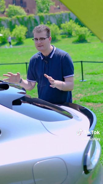 Der erste Xiaomi SUV hat einen großen Unterschied: Er ist ein fahrender Computer. Die Software, die Technik, alles was sie von Handys gelernt haben, kommt bei Autos jetzt zum Einsatz - und das kann ein Problem werden für bekannte Automarken 👀 #dasistjay #handy #smartphone #tech #mint