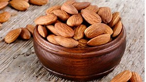 Almonds Benefits: సంపూర్ణ పోషకాలు లభించే ఈ గింజలను ప్రతిరోజు తింటే ఈ సమస్యలు మాయం..!