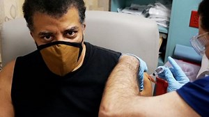 Colbert pokes fun at Neil Degrasse Tyson for vaccination photo | CNN