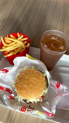 Découvrez le Big Tasty™ : Un Burger Irrésistible !