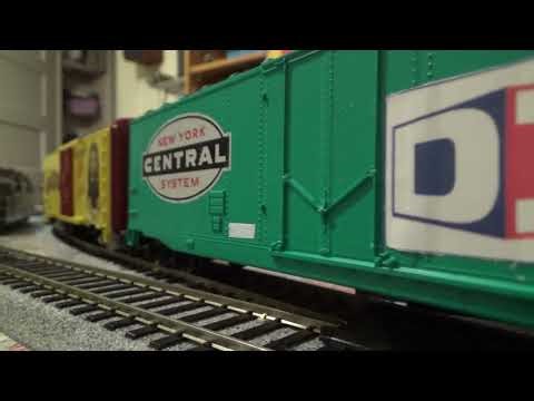ASMR: Ho Scale model of GP38 Locomotive, electric motor sounds. Fast and roaring.