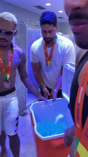 Preparação da noite. 👀O banho do campeão!! 🛁 #TETRAPoderosoTimão #VaiCorinthians