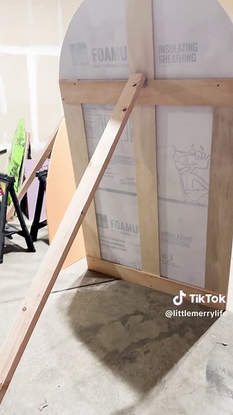 DIY Baby Shower Arch Photo Backdrop Tutorial