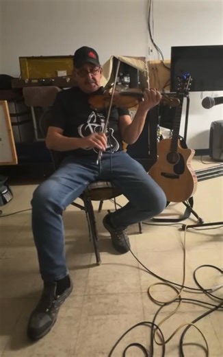 Maple Sugar played by Bruce Isbister in Saskatoon, Saskatchewan #oldtimemusic #traditional #music #fiddletunes #fiddle #dancemusic | Bruce, Teri and Friends