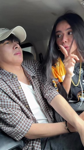 HAHAHA WHO U??! 🤣🤣🤣 (sa mga di pa nakakawatch ng new vloggg namin! U know where to find it! Dalaw na dun) 😉 #SB19JUSTIN #QUEENMONEY #JelaiAndres #fyp #animallover