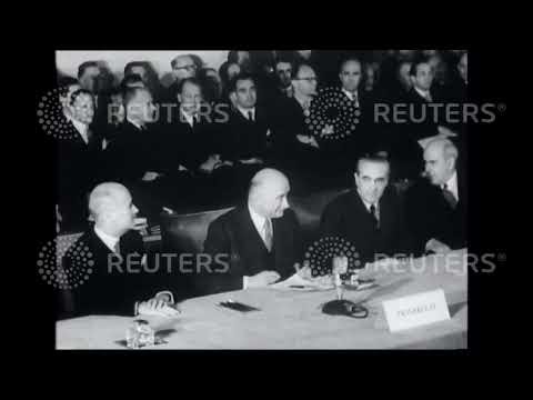 1952 WEST GERMANY: German treaty signed in Bonn