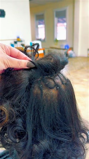 If you’re experiencing hair loss and wondering what maintenance on a mesh hair system actually looks like, this is for you. One of the most common questions I hear is: “What happens after the install?” Here’s a behind-the-scenes look at a mesh integration mini refit—where we address natural hair growth, tighten loosened beads, and ensure your crown stays secure, seamless, and comfortable. A mini refit typically takes around 2.5 hours, with additional time if we: • Refresh color • Perform a targe
