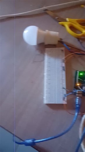 #arduino projet# projet# chefaide #Sekou djafodé Nabé # ampoules #ampoules frappe main #