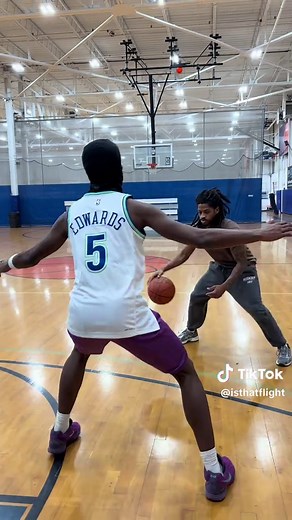 Brown shirts don’t get any love😂 #isthatflight #fyp #hoopersoftiktok #viral #basketball