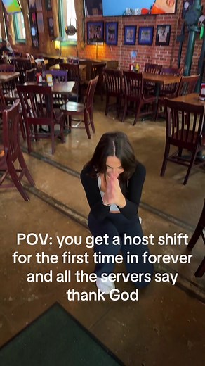 Server Kat returning to her roots! #tampa #hattricks #hattrickstavern #tampabay #813 #wings #bar #server #host #hostess