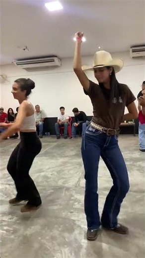 cute girls sowing dance to our sister lovely#usa#dancetrend#dancelover#crazz #worldofdance#brazilian