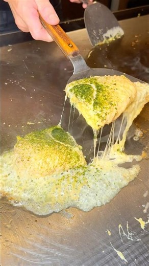 鉄板で豪快に作るとろ〜りチーズオムレツ🧀# 東京グルメ#東京ランチ#shorts