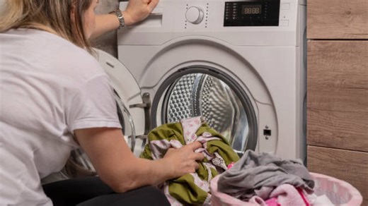 4 TikTok-Wäschehacks, die deine Kleidung kaputt machen