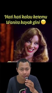 Be careful if you meet a woman wearing yellow like this!!