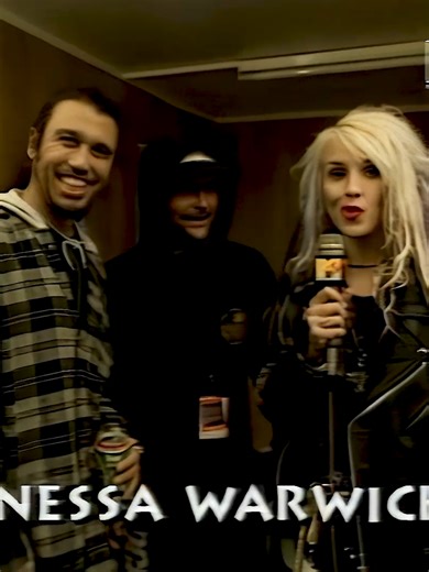 Vanessa Warwick with the not-so-tough Tom Araya and Kerry King from Slayer (August 22, 1992 - Vanessa Warwick Host Monsters Of Rock - Castle Donington) #headbangersball #slayernation #tomaraya #kerryking #vanessawarwick #MTV #headbangersballuk