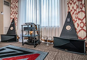 Van Zyl Audio: Alpine Mid-Horns with BB-10 Subwoofer
