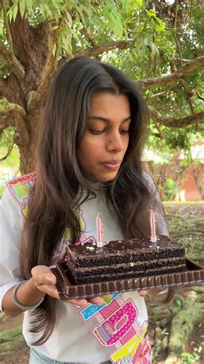 Oh we are gonna miss this 😭💔 .. #birthday #birthdaygirl #universitylife #universityofmoratuwa #moratuwa #mora #documentary #surprise #birthdaycake