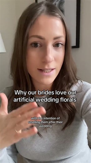 Earn From Your Wedding Blooms: Turn Floral Arrangements into Cash! #WeddingFlowers #WeddingPlanning