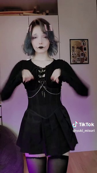 Ender Woman Cosplay: Unleash Your Minecraft Dreams